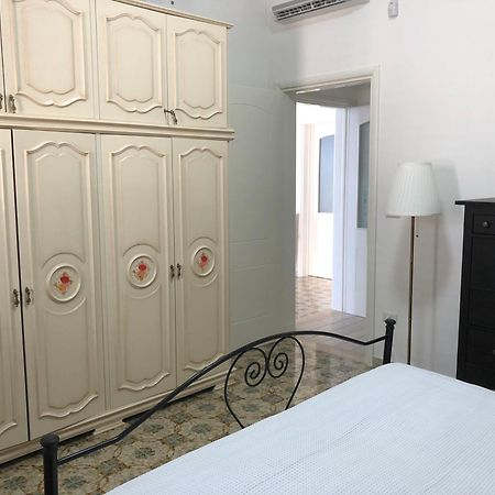 Casa Direttamente Sul Mare 1 Villa Marina di Mancaversa Luaran gambar